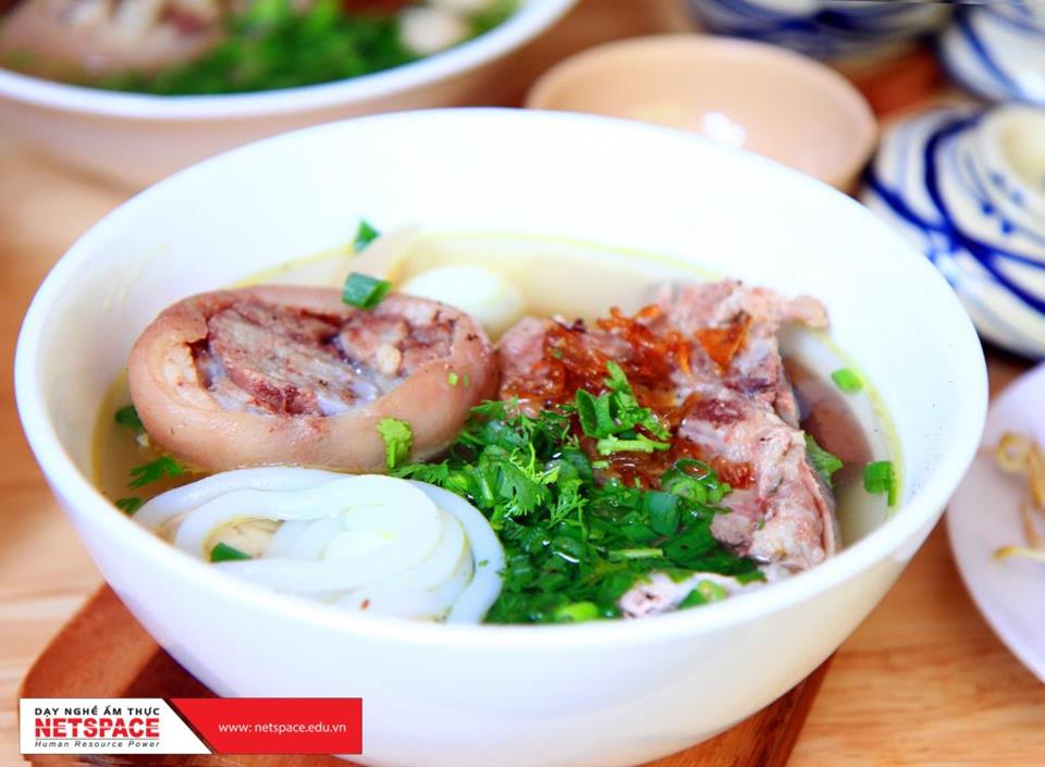 Thấm đẫm hương vị với quán Bánh canh giò heo tại Gò Vấp