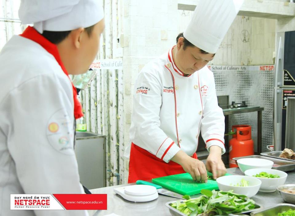 Vợ chồng anh Giao học nấu Phở, Cơm tấm và các món Nhật để kinh doanh