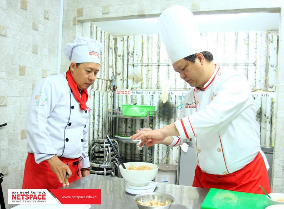 Vợ chồng anh Giao học nấu Phở, Cơm tấm và các món Nhật để kinh doanh