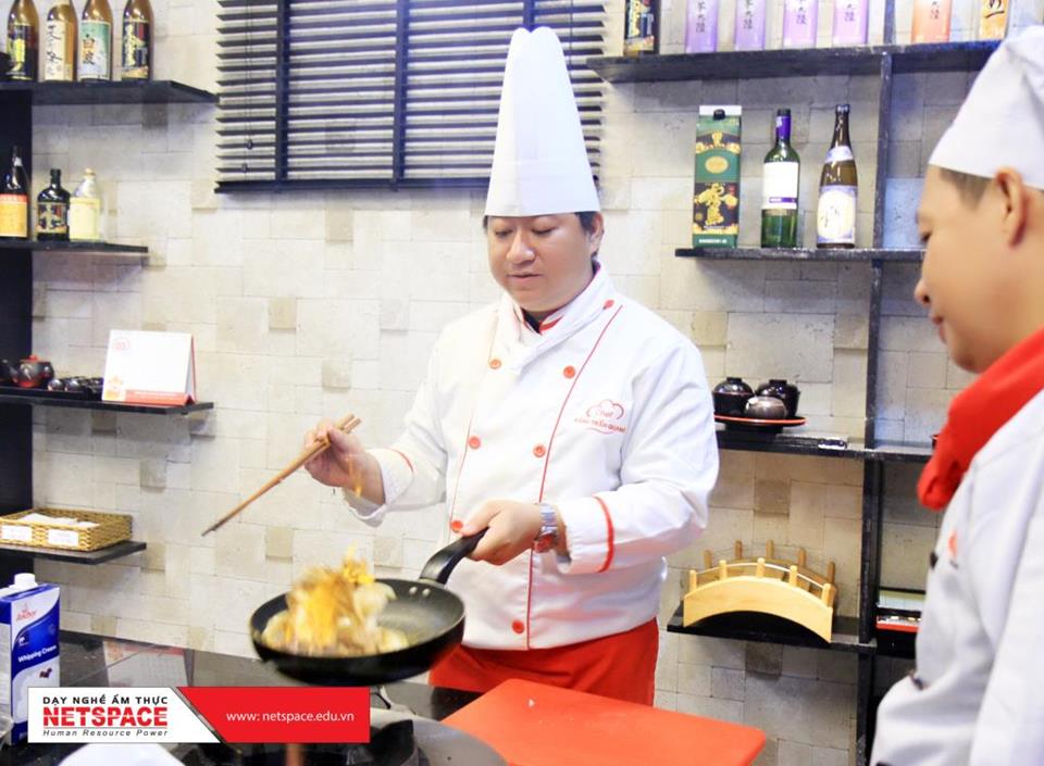 Vợ chồng anh Giao học nấu Phở, Cơm tấm và các món Nhật để kinh doanh