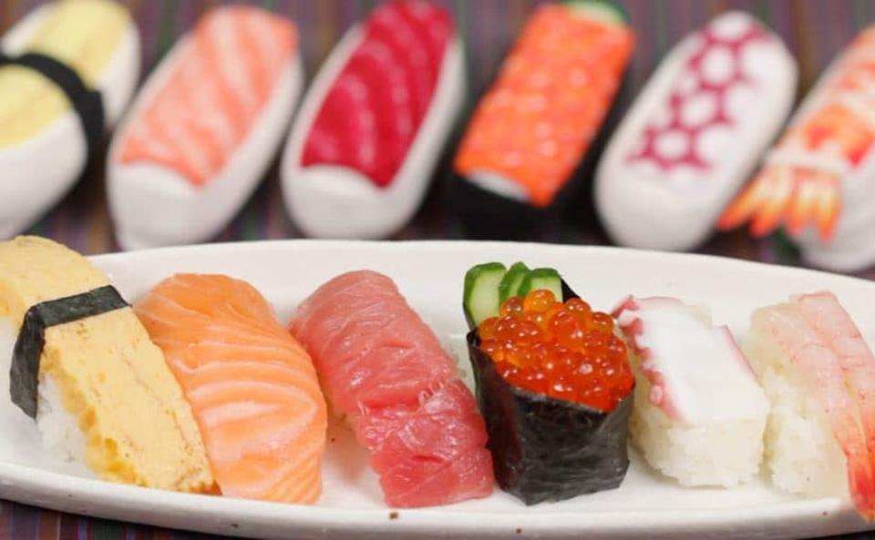 NAKED SUSHI & SASHIMI TUYỂN DỤNG