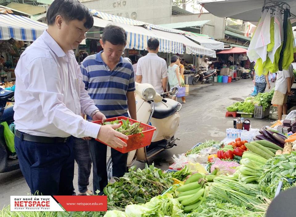 Từ bỏ 12 năm nghề Quản lý xe, anh Lộc theo đuổi đam mê học Công nghệ nấu Phở kinh doanh