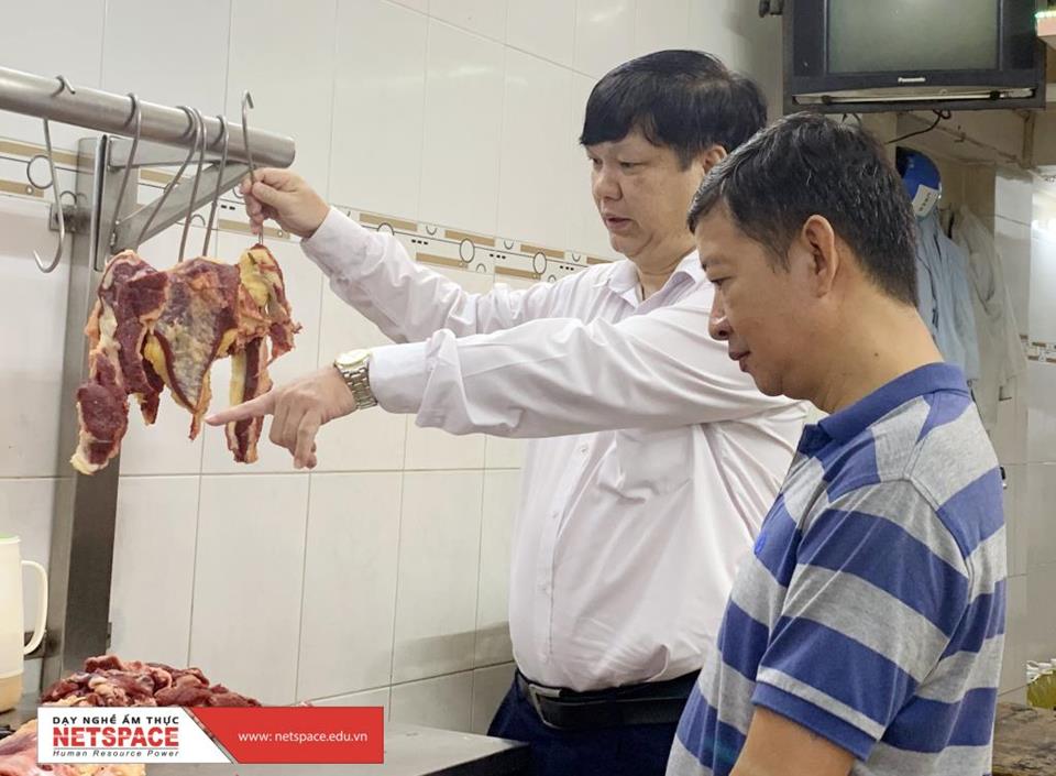 Từ bỏ 12 năm nghề Quản lý xe, anh Lộc theo đuổi đam mê học Công nghệ nấu Phở kinh doanh