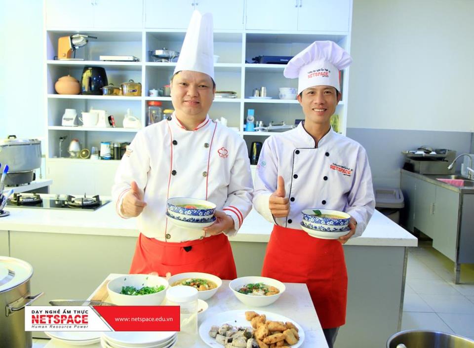 Anh Ngọc học Bún cá Huế để kinh doanh