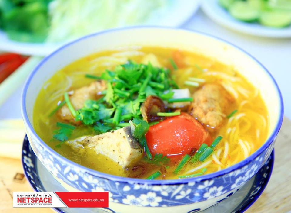 Anh Ngọc học Bún cá Huế để kinh doanh