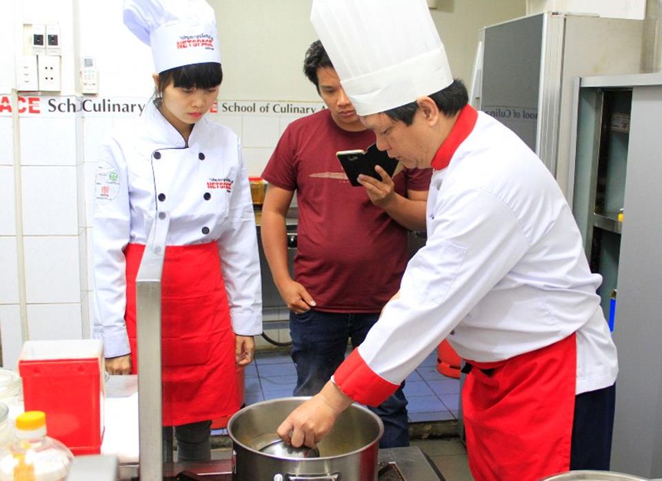 Dạy nấu Bún bò Huế