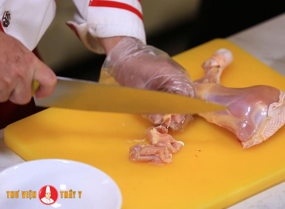 Cách làm Gà chiên hạnh nhân trẻ nhỏ cũng ghiền