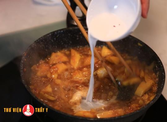 Cách làm Thịt heo chiên sốt khóm cực ngon