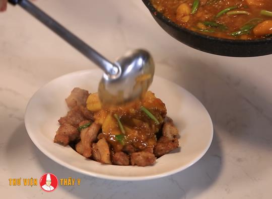 Cách làm Thịt heo chiên sốt khóm cực ngon