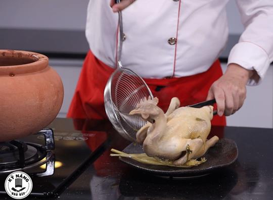 Cách Luộc Gà ngon không cần nước