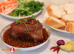 Cách nấu Giò Heo Tiềm Xá Xíu thơm ngon & bổ dưỡng