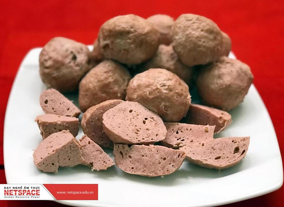 Chị Yến học Bò viên để kinh doanh