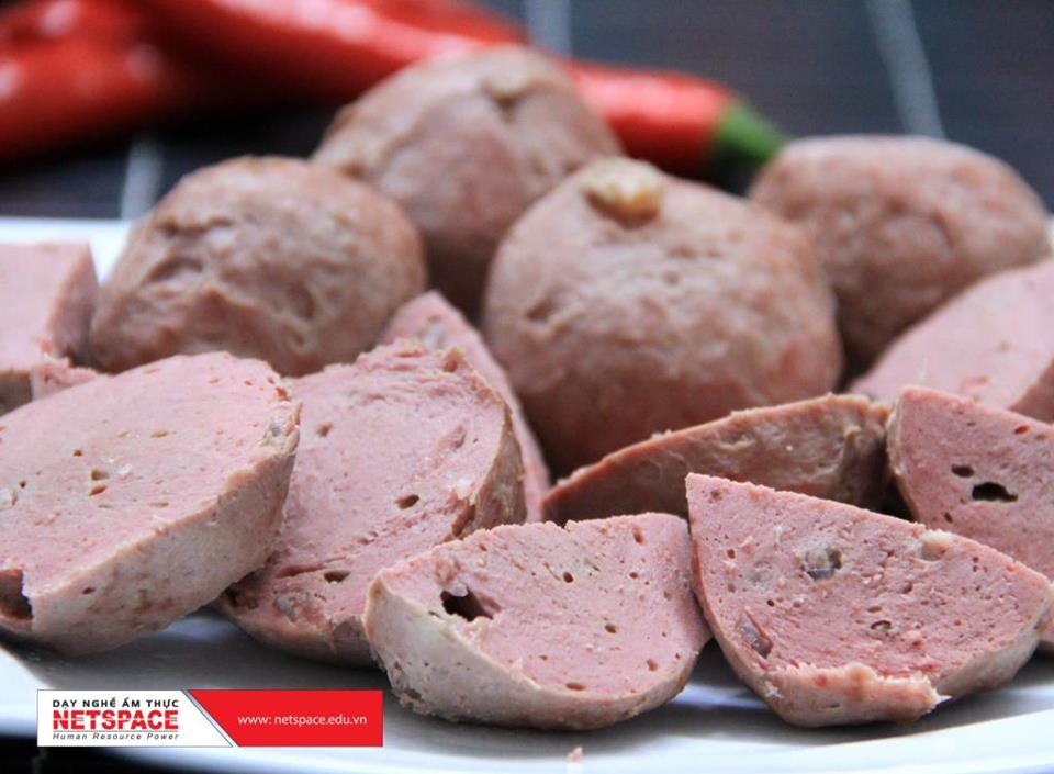 Chị Yến học Bò viên để kinh doanh
