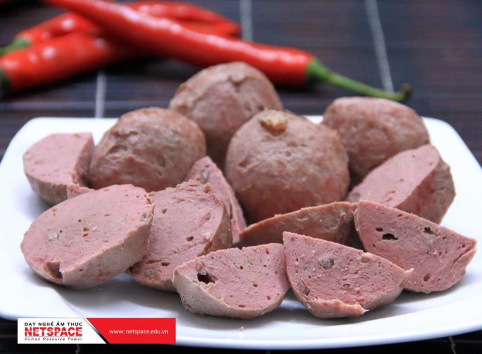 Chị Yến học Bò viên để kinh doanh
