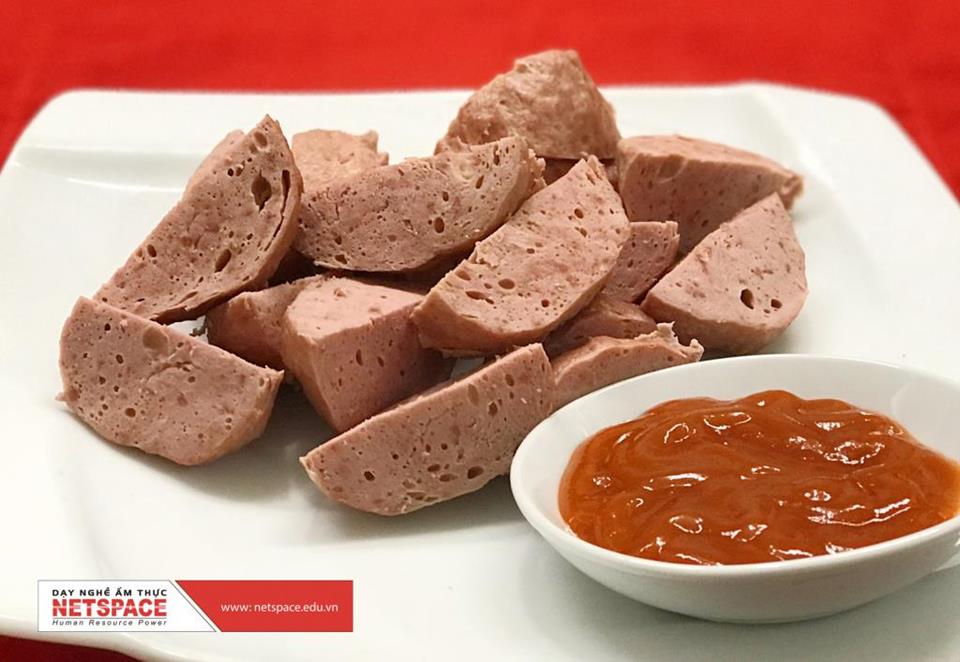 Chị Yến học Bò viên để kinh doanh