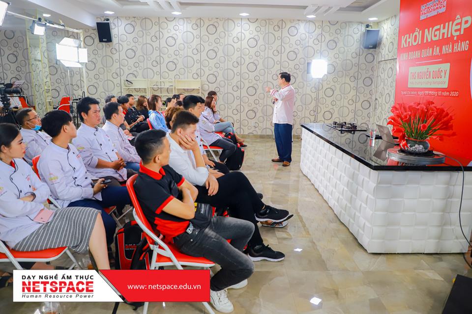 HỌC VIÊN ĐƯỢC TRANG BỊ KINH NGHIỆM KHỞI NGHIỆP KINH DOANH QUÁN ĂN - NHÀ HÀNG