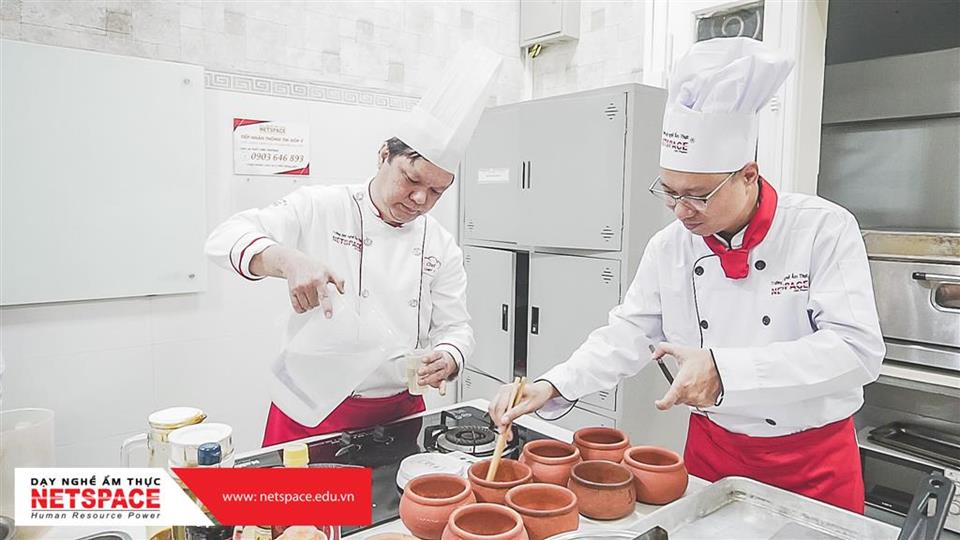KINH DOANH MÔ HÌNH CƠM NIÊU TẠI HÀ NỘI