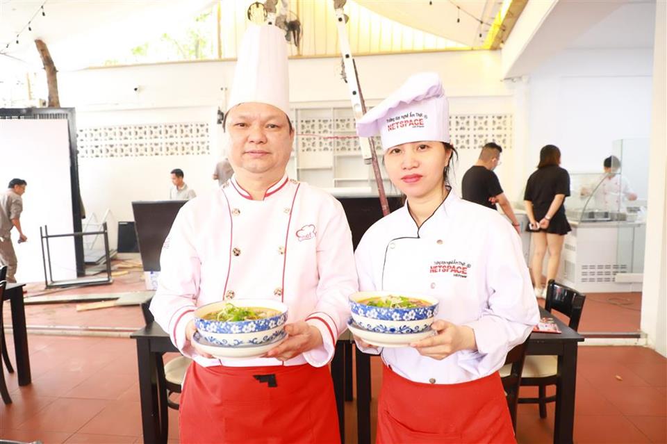 GIẢI PHÁP KINH DOANH MÓN BÚN BÒ HUẾ HIỆU QUẢ