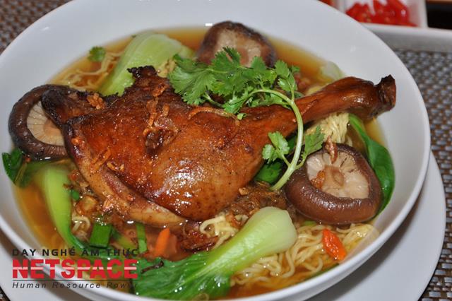 Học nấu mì vịt tiềm