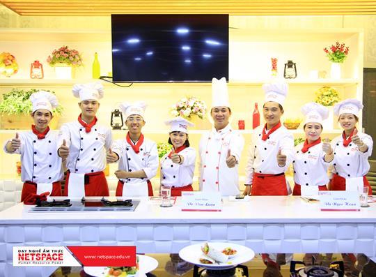 Dạy học nấu món Âu