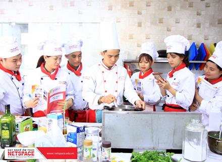 Dạy học nấu món Âu