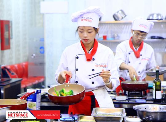 Dạy học nấu món Âu