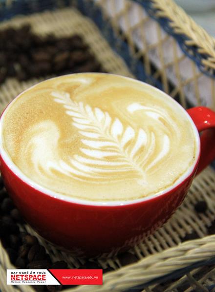 Kỹ năng tạo hình cà phê Ý 2 (Latte art): Lá phong