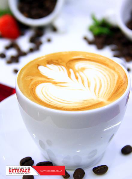 Kỹ năng tạo hình cà phê Ý 2 (Latte art): Lá phong