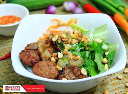 Học làm Bún Thịt Nướng