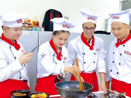 KHÓA HỌC ĐẦU BẾP NGẮN HẠN LIỆU CÓ PHÙ HỢP CHO NHỮNG AI ĐAM MÊ NGHỀ BẾP ?