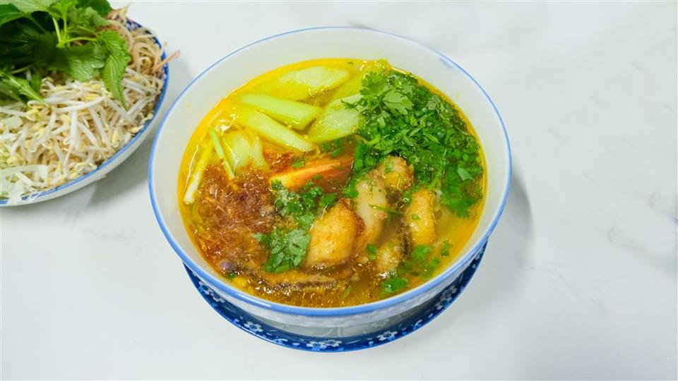Học bí quyết nấu Bún cá rô
