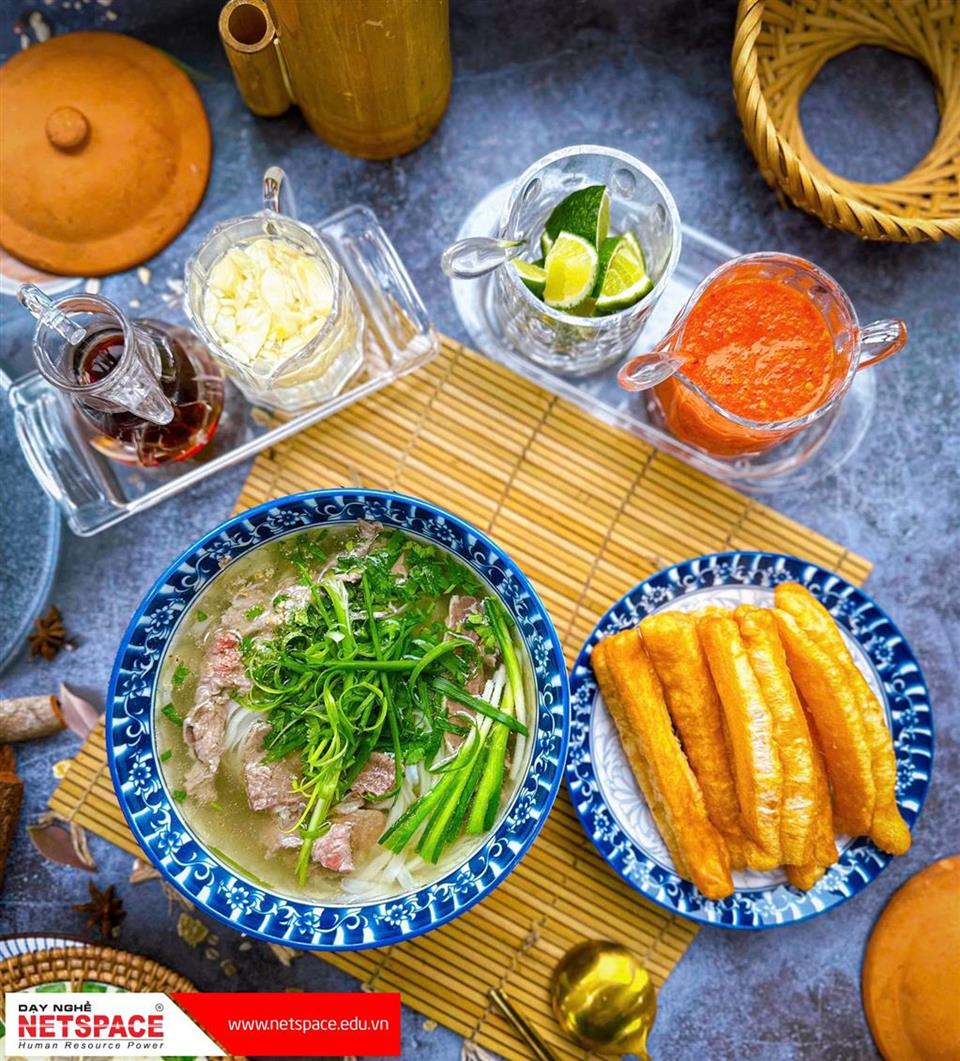 Học bí quyết nấu phở