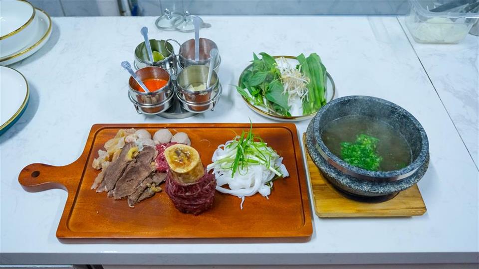 Học bí quyết nấu phở