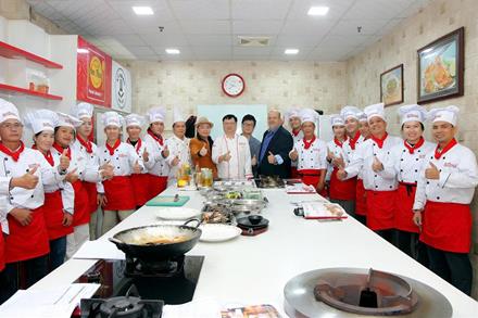 CHEF JACK LEE VÀ CHỦ TỊCH HIỆP HỘI ĐẦU BẾP MỸ ROBERT PHILLIP - THAM QUAN NETSPACE
