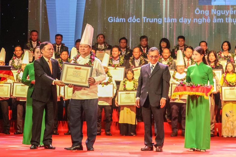 Giới thiệu Thầy Y